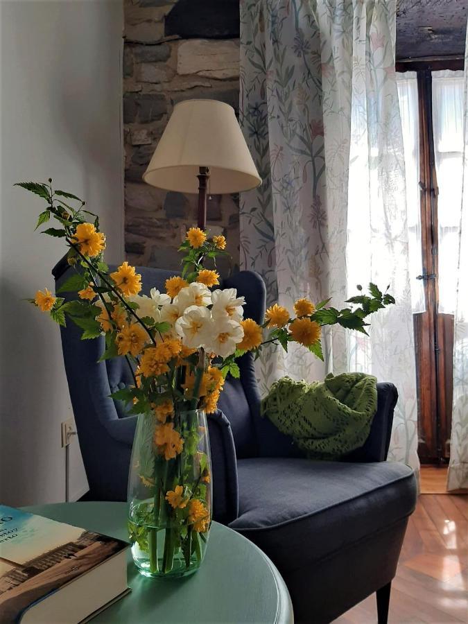 Hotel Dona Lola Izarra Dış mekan fotoğraf